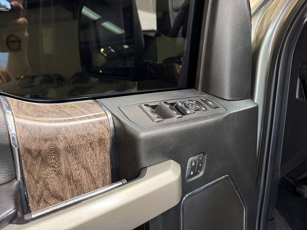 Used 2019 Ford F250 Lariat w/ Lariat Ultimate Package AWD/4WD image 33