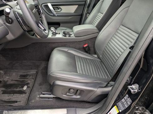 Used 2025 Land Rover Discovery Sport Dynamic SE image 12