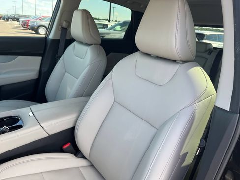 Used 2025 Nissan Murano SL w/ Cargo Package AWD/4WD image 12