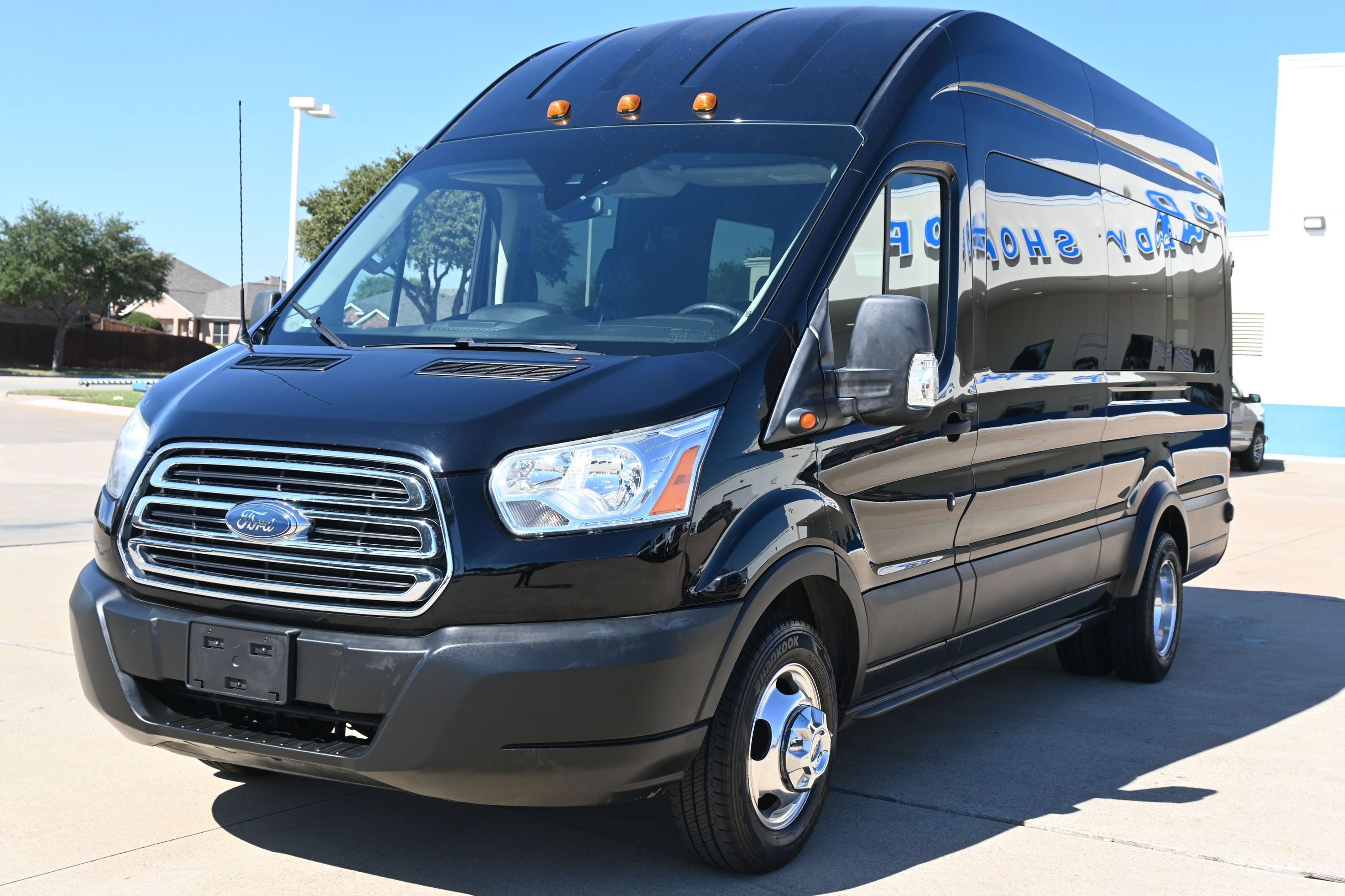 Used 2019 Ford Transit 350 XLT RWD image 1