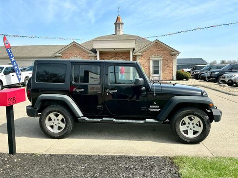 Used 2013 Jeep Wrangler Unlimited Sport image 4