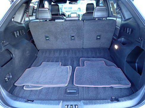 Used 2022 Ford Edge ST-Line image 8