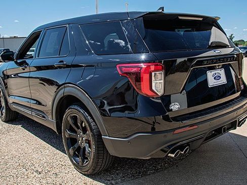 Used 2022 Ford Explorer ST w/ Equipment Group 401A image 3