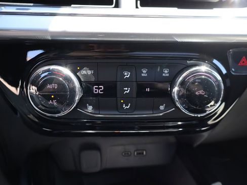 New 2026 Chevrolet Trax LT w/ Sunroof Package FWD image 21
