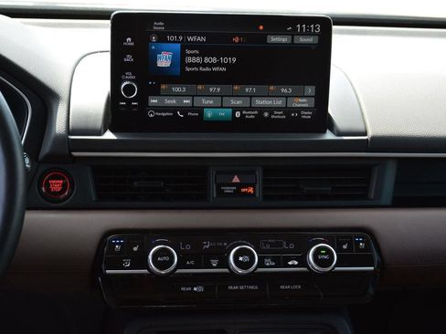 Used 2024 Honda Pilot Elite image 16
