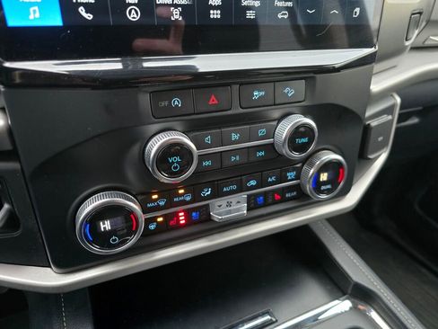 Used 2024 Ford Expedition Max XLT image 25