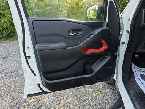 Used 2024 Nissan Frontier PRO-4X w/ Pro Premium Package image 13