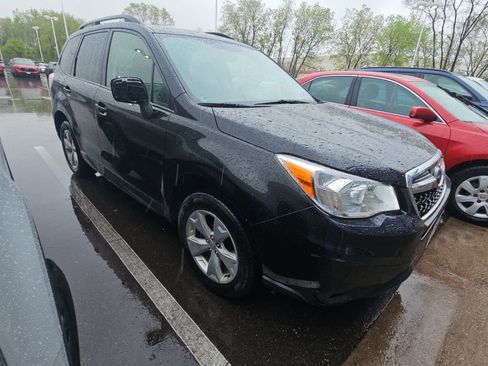 Used 2016 Subaru Forester 2.5i Premium w/ Popular Package #2 AWD/4WD image 2