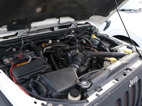 Used 2008 Jeep Wrangler Rubicon w/ Dual Top Group image 32