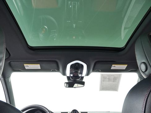 Certified 2023 Porsche Macan S AWD/4WD image 19