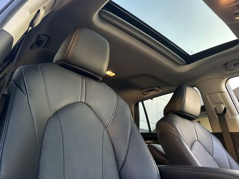 Used 2024 Toyota Highlander Limited image 10