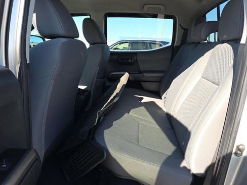 Used 2022 Toyota Tacoma SR5 w/ Technology Package image 11