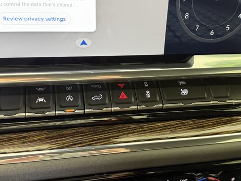 Used 2024 GMC Sierra 1500 Elevation image 23