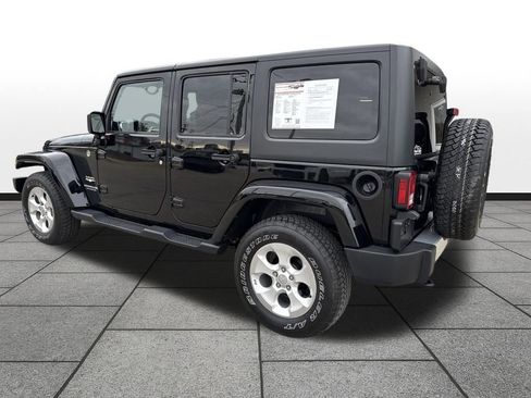 Used 2015 Jeep Wrangler Unlimited Sahara w/ Connectivity Group image 3