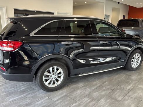 Used 2016 Kia Sorento LX w/ LX Convenience Package AWD/4WD image 8
