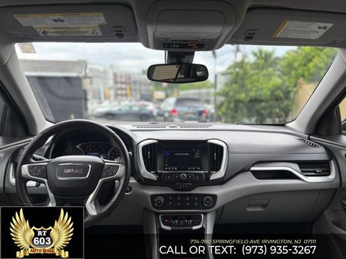 Used 2024 GMC Terrain SLE FWD image 12