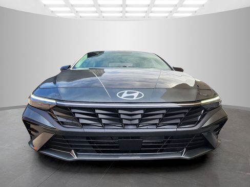 New 2026 Hyundai Elantra SEL Sport Premium FWD image 2