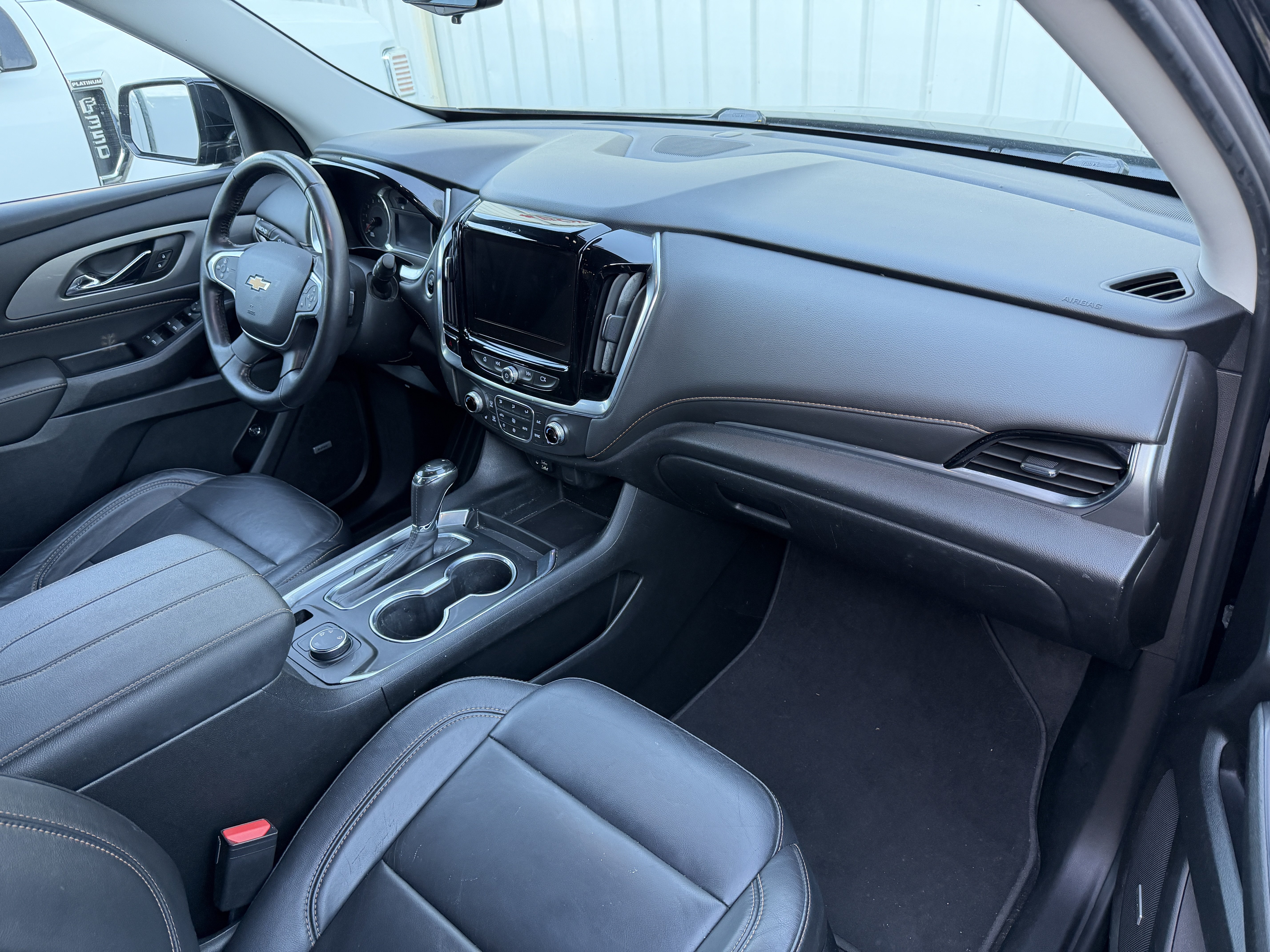 Used 2020 Chevrolet Traverse LT w/ LT Premium Package AWD/4WD image 15