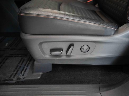 Used 2024 Nissan Pathfinder Rock Creek AWD/4WD image 12