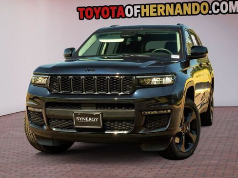 Used 2023 Jeep Grand Cherokee L Limited w/ Black Appearance Package AWD/4WD image 1