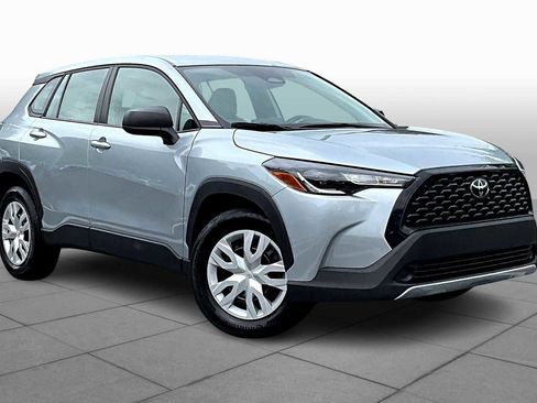 Used 2023 Toyota Corolla Cross L image 2