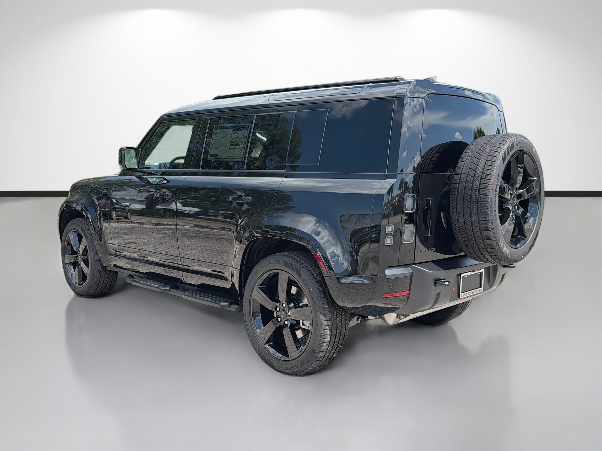 New 2026 Land Rover Defender 110 X-Dynamic SE AWD/4WD image 3