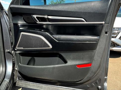 Used 2023 Kia Telluride LX image 41