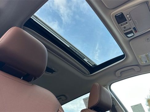 Used 2019 Subaru Outback 3.6R Touring image 19