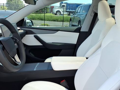 Used 2026 Tesla Model Y Long Range AWD/4WD image 24