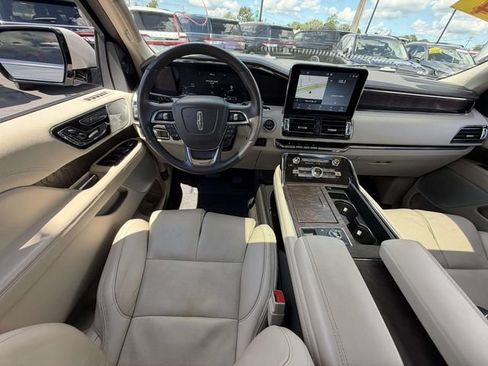 Used 2021 Lincoln Navigator L Reserve AWD/4WD image 17