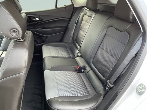 Used 2025 Chevrolet Trax LT w/ LT Convenience Package FWD image 28