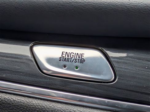 Used 2023 Buick Enclave Essence image 28