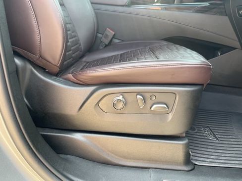 Used 2023 Cadillac Escalade V AWD/4WD image 24