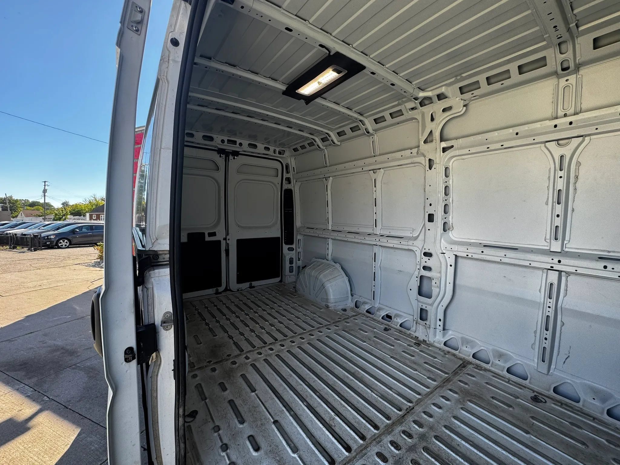 Used 2025 RAM ProMaster 2500 w/ Convenience Group FWD image 20