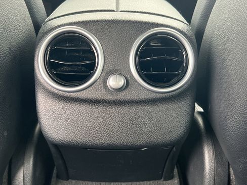 Used 2018 Mercedes-Benz C 300 Sedan image 24