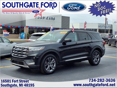Used 2025 Ford Explorer Active w/ Active Comfort Package AWD/4WD image 1