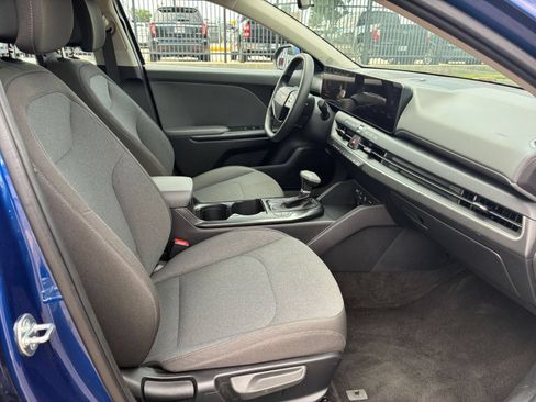 Used 2025 Kia K4 FWD image 30