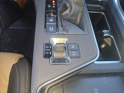 Used 2024 Lexus GX 550 AWD/4WD image 18