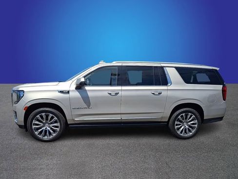 Used 2021 GMC Yukon XL Denali w/ Denali Premium Package AWD/4WD image 7