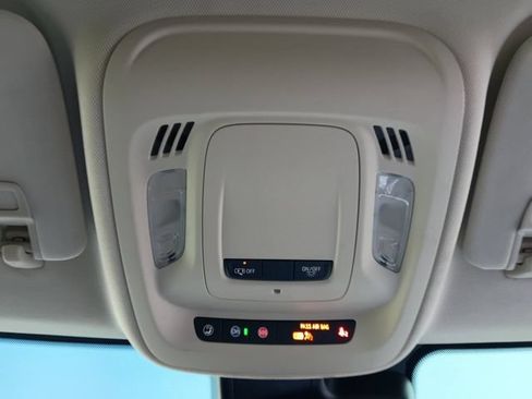 Used 2023 Buick Envision Essence w/ Sport Touring Package FWD image 7