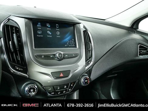 Used 2017 Chevrolet Cruze LT image 12