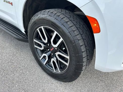 Used 2023 GMC Yukon AT4 AWD/4WD image 9