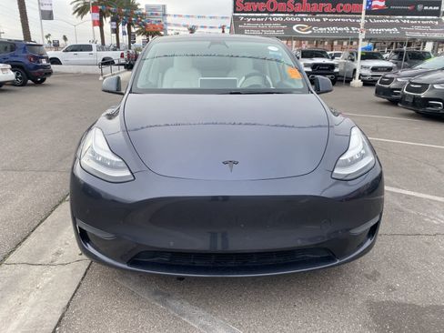 Used 2020 Tesla Model Y Long Range image 2