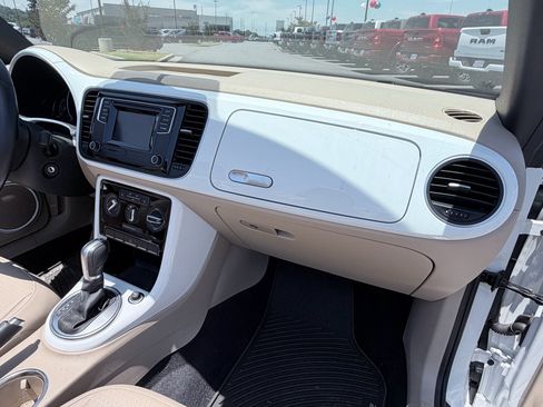 Used 2019 Volkswagen Beetle 2.0T S FWD image 20