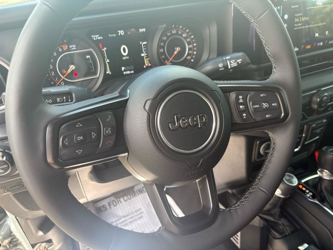 Used 2025 Jeep Gladiator Sport AWD/4WD image 22