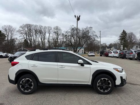 Used 2023 Subaru Crosstrek 2.0i Premium image 6