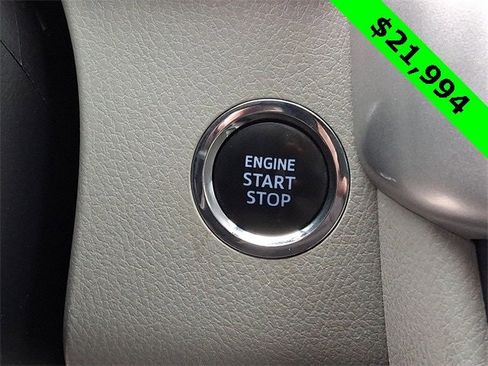 Used 2017 Toyota Highlander XLE image 28