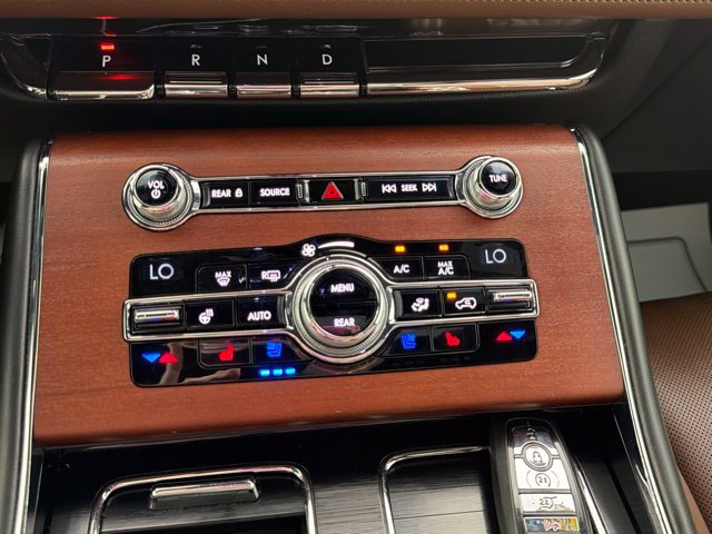 Used 2020 Lincoln Aviator Reserve w/ Equipment Group 202A AWD/4WD image 34
