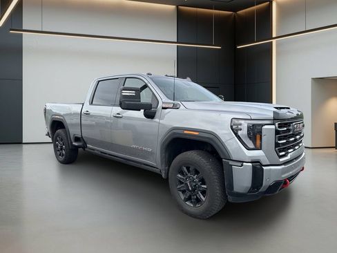 Used 2025 GMC Sierra 2500 AT4 w/ AT4 Premium Plus Package AWD/4WD image 10