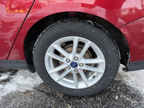 Used 2017 Ford Focus SE image 29